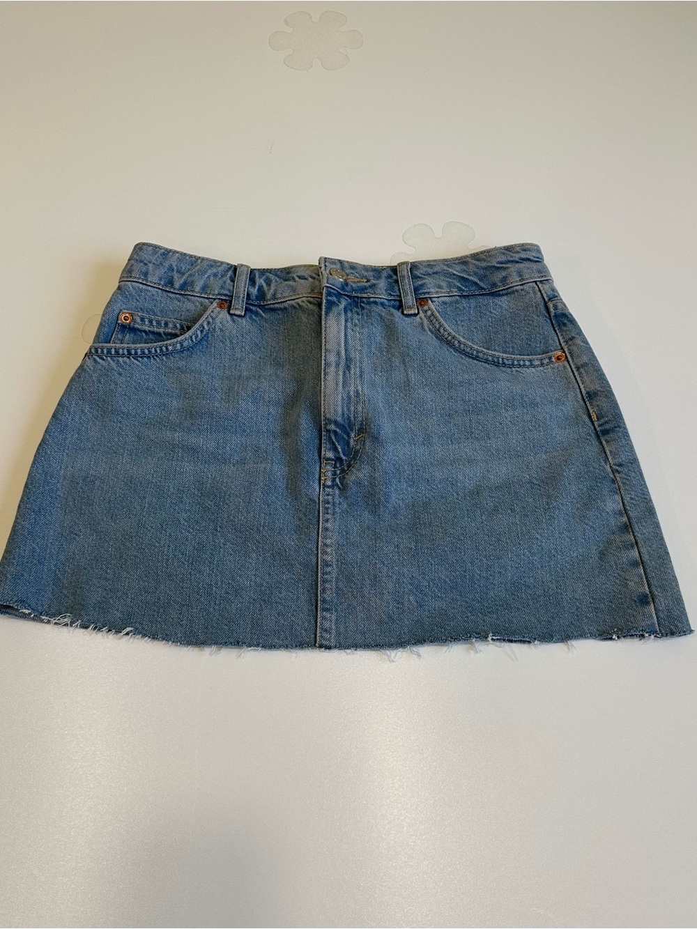 Topshop A - line Denim Mini Skirt Frayed Hem Size 6 Medium Blue Wash  EUC